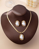 Conjunto de colar e brincos Pérola